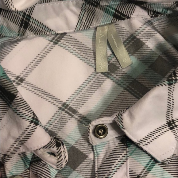 Button‎ Down Mint & White Shirt - Picture 7 of 8